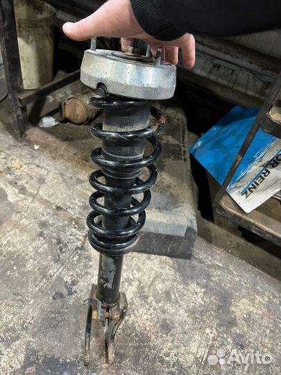 Передние амортизаторы bmw e 70