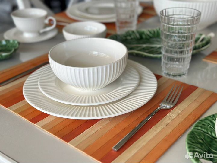 Набор столовой посуды новый