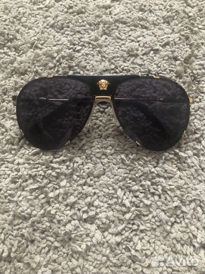 Солнцезащитные очки versace