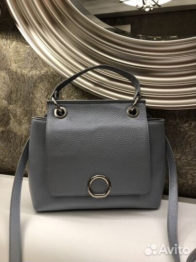 Женская сумка фирмы «Paris chatte»