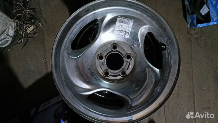 Диски на Ford Explorer 2. Хромированные R16