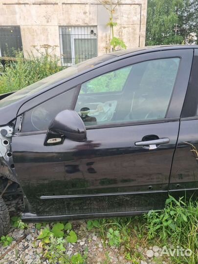 Дверь передняя левая Peugeot 308