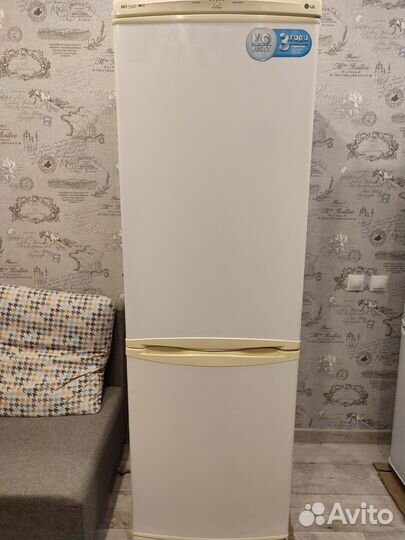 Холодильник LG в хорошем состоянии