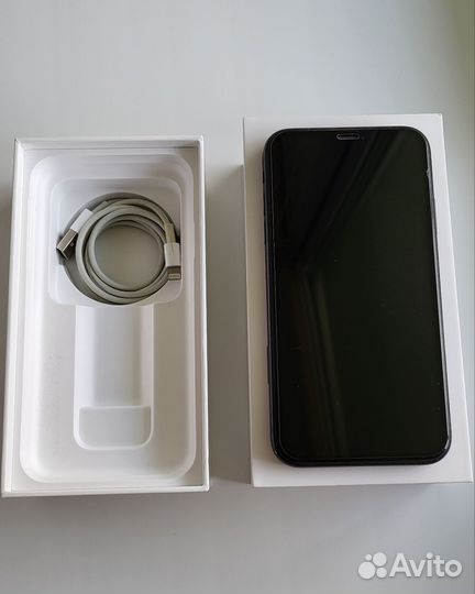 iPhone Xr, 64 ГБ