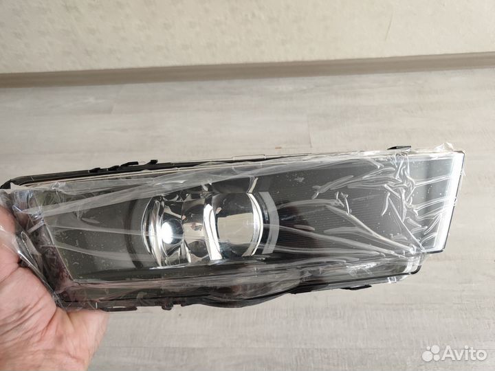 Туманка skoda rapig