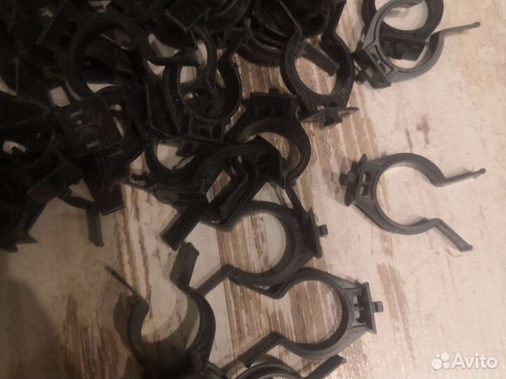 Клипсы для цоколя