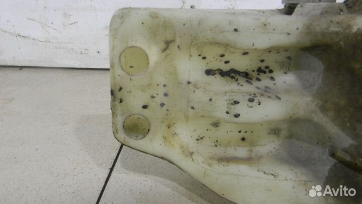 Бачок омывателя Митсубиси