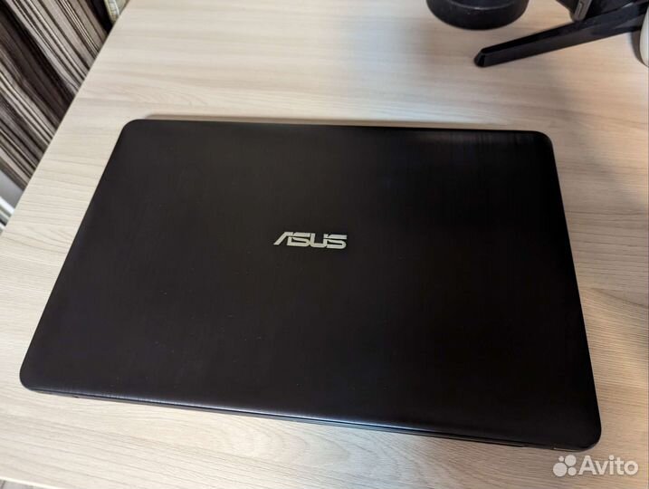 Ноутбук asus E1-7010/Radeon R2/240 SSD/2 RAM