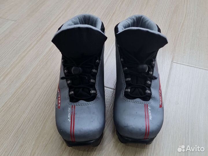 Лыжные ботинки 33 трэк
