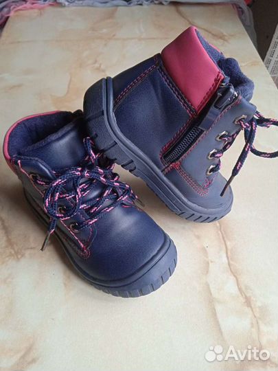 Детские ботинки