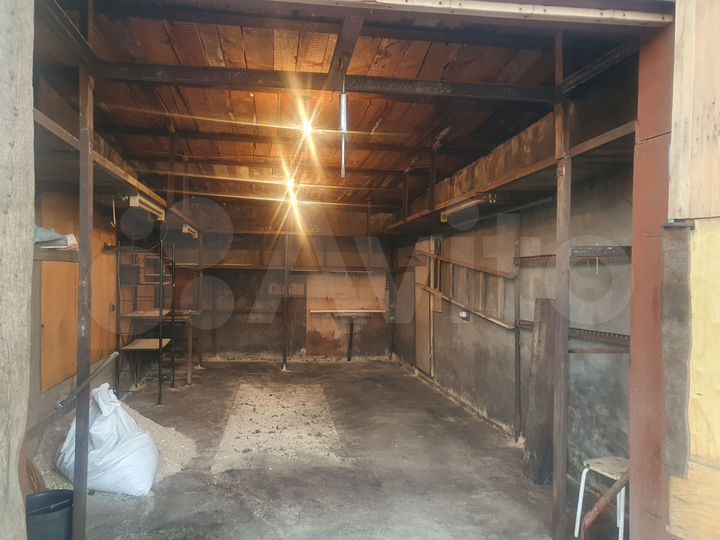 Гараж, > 30 м²