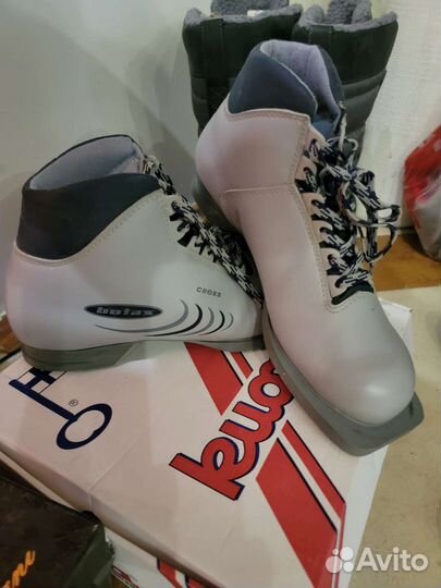 Лыжные ботинки классические детские и взрослые