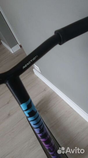 Трюковой самокат reaction