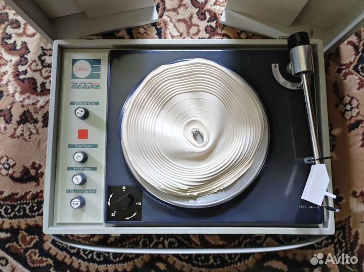 Виниловый проигрыватель Soletta deluxe