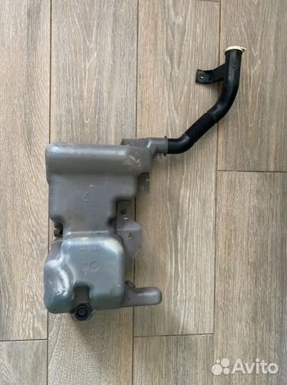 Бачок омывателя лобового стекла