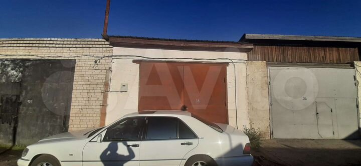 Гараж, > 30 м²