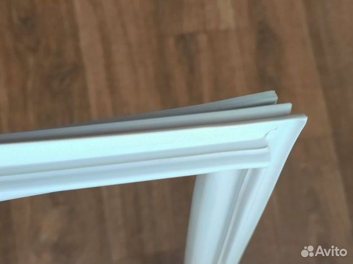 Уплотнитель для двери двухкамерного холодильника