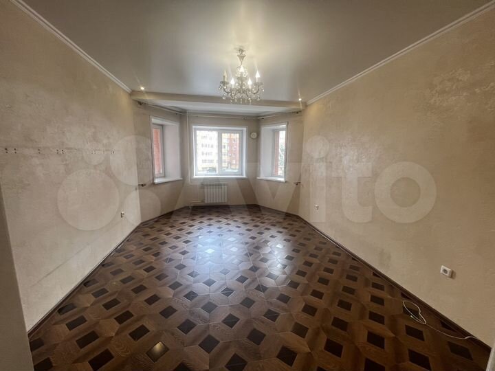 3-к. квартира, 82 м², 2/5 эт.