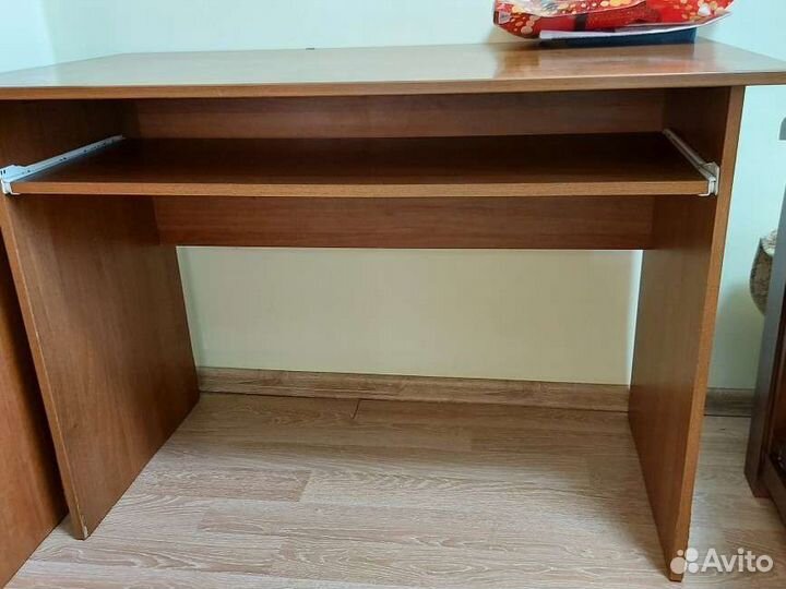 Продам письменный стол