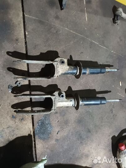 Передние стойки porsche cayenne