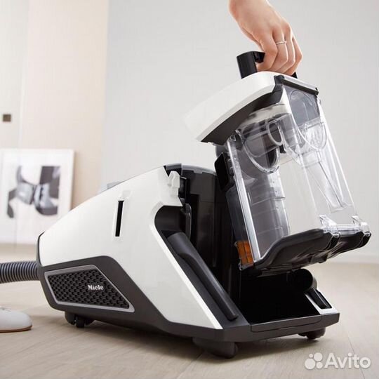 Пылесос Miele Blizzard CX1 Excell