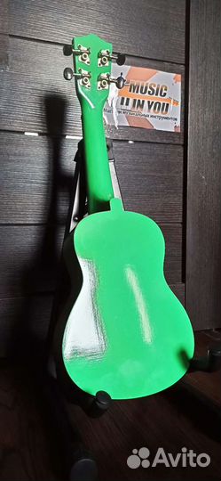 Укулеле сопрано + аксессуар