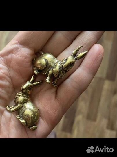 Новая миниатюрная фигурка Кролик