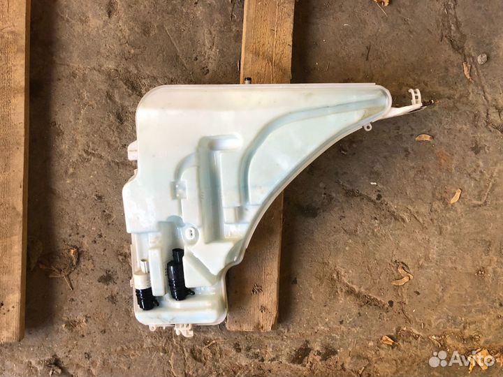 Бачок стеклоомывателя Bmw f