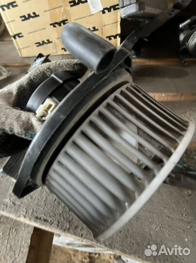 Моторчик печки Mitsubishi Pajero Sport KH