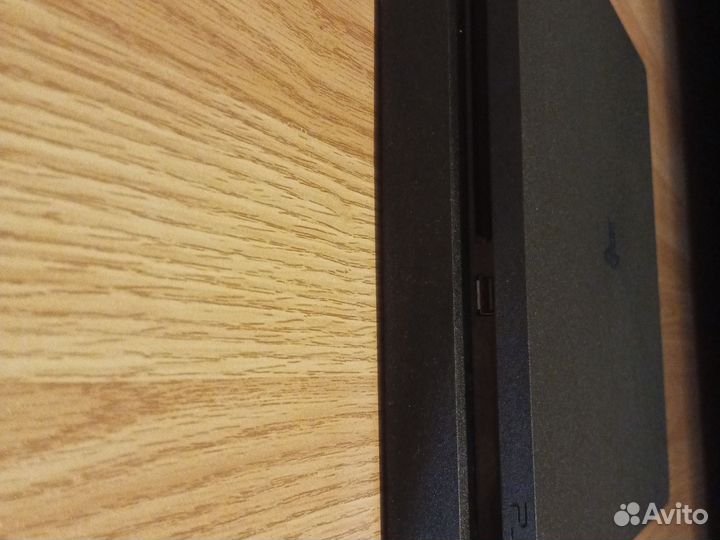 Sony PS4 slim