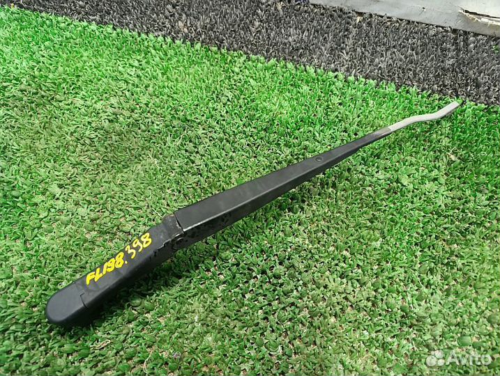 Поводок стеклоочистителя левый Mitsubishi Pajero Sport