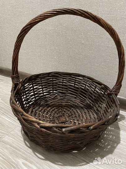Корзина плетеная