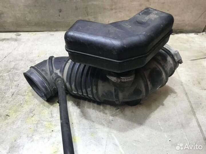 MR481007 Патрубок воздушного фильтра Mitsubishi