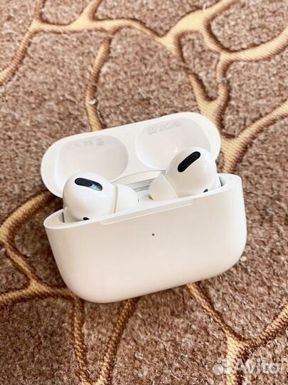 Airpods pro 1 с кейсом в комплекте