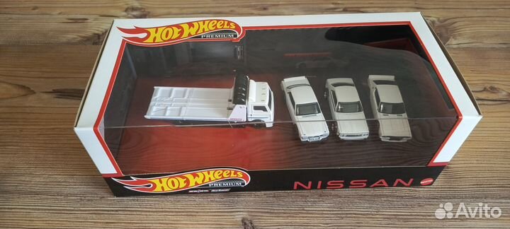 Hot Wheels Premium диорама Nissan