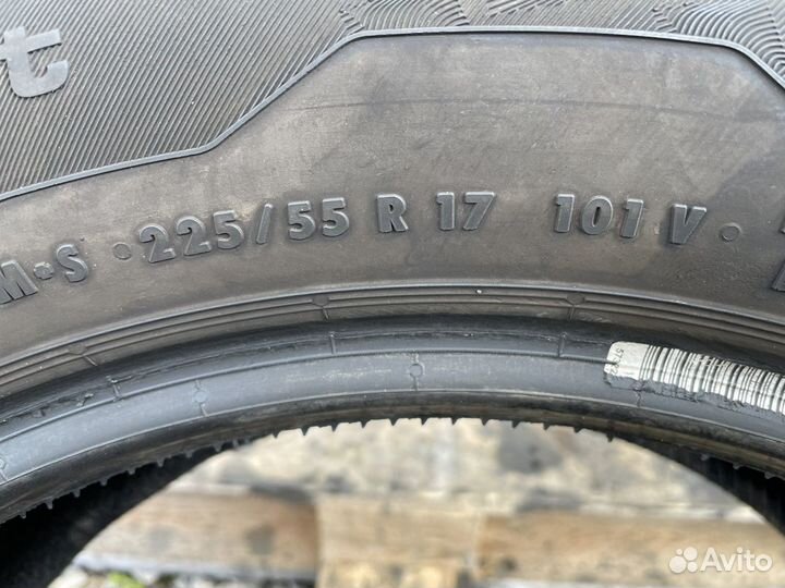 Uniroyal AllSeasonExpert 225/55 R17