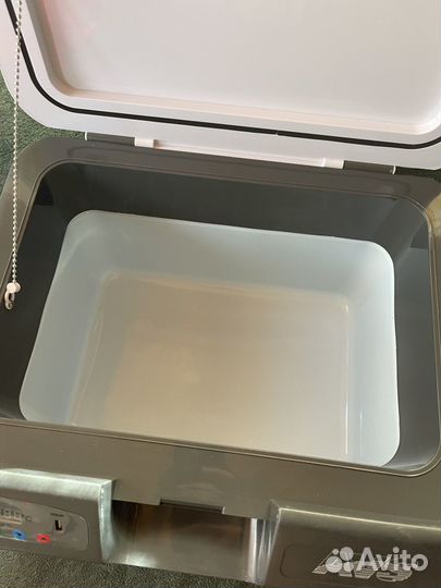 Термоконтейнер (холодильник для автомобиля)