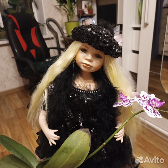 Куколка фарфор