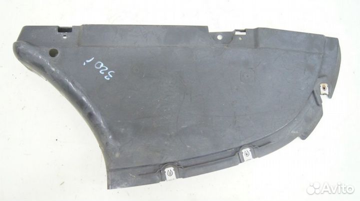 Крепление нижнее RH бампера R BMW 320i F30