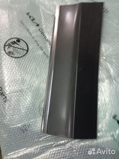 Накладка передней правой двери VW Tiguan 2017