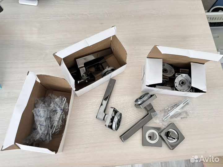 Комплект дверных ручек