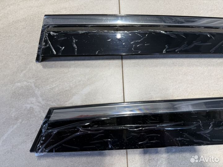 Дефлектора на окна с молдингом Skoda Karoq 2018+