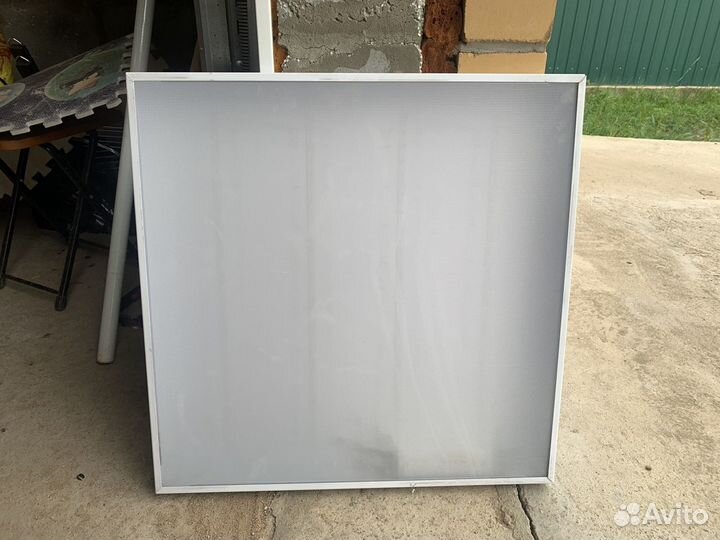 Светодиодный светильник встраиваемый