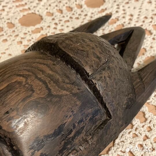 Африканская маска из эбенового дерева