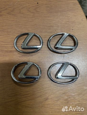 Оригинальные шильды Лексус на диски колес