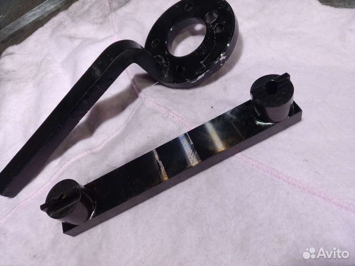 Комплект фиксатор распредвала и ключ Volvo