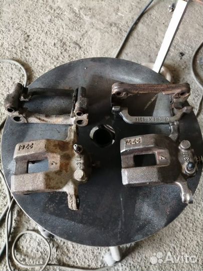 Продам задние суппорта Infiniti FX35