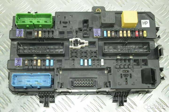 Блок предохранителей Opel Zafira B 1.8 Z18XER 2010