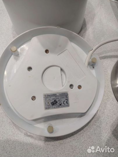 Чайник электрический Electrolux