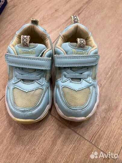 Кроссовки для девочки